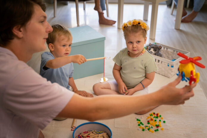 De ce copiii învață mai bine prin joacă