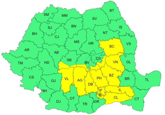 Atenționare de ninsori și precipitații în București și alte 13 județe. Strat de zăpadă acumulat în stațiunea Rânca, drumarii deszăpezesc șoselele.