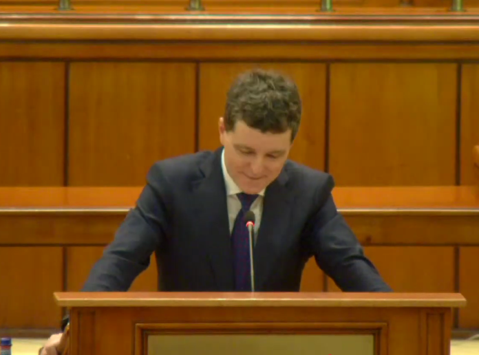 „Nu vă simțiți rușinați?”: Discursul președintelui Nicușor a fost întrerupt de parlamentarii opoziției la referirea despre Ucraina