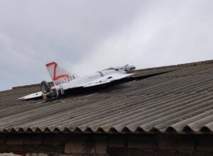 ROALERT emis pentru prima dată pentru Vrancea: Dronele rusești au pătruns în România pe durata zilei; MApN: Piloții au fost autorizați „să angajeze ținta aeriană” ACTUALIZARE: O dronă rusă s-a prăbușit peste o locuință în Republica Moldova