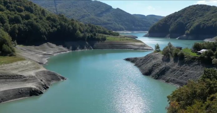 Ultimele știri: Anunțul făcut de Apele Române despre starea din Prahova și procesul de tratare a apei din barajul Paltinu