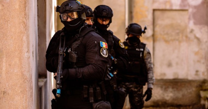 Acte false românești pentru oligarhii din Rusia. Procurorii ICCJ au efectuat 37 de percheziții la domiciliu într-un caz de mari proporții.