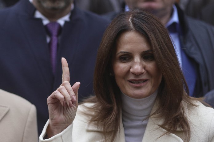 Anca Alexandrescu aduce critici Recorder. Ion Cristoiu, citat de Realitatea, se arată revoltat că TVR 1 a transmis documentarul.