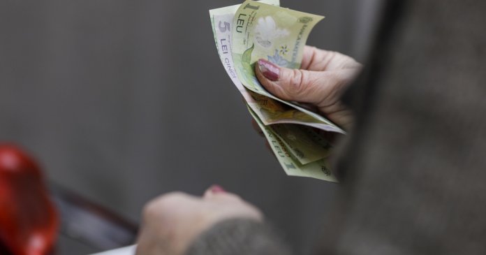 Aproape 883.000 de cetățeni români beneficiază de ajutorul social pentru pensionari.
