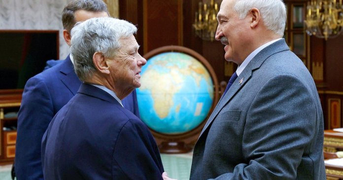 Din spatele negocierilor dintre SUA și Belarus: Lukașenko și resursele sale bogate – deținuții politici și vodca