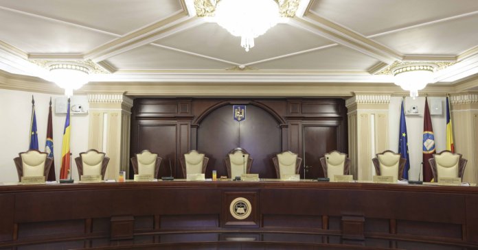 Reacția primară a celor patru magistrați CCR numiți de PSD, după neparticiparea la întâlnirea de astăzi