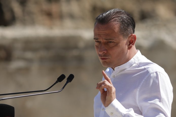 Un alt candidat se retrage din cursa pentru Primăria București și anunță susținerea pentru Daniel Băluță, după Makaveli și Vlad Gheorghe.