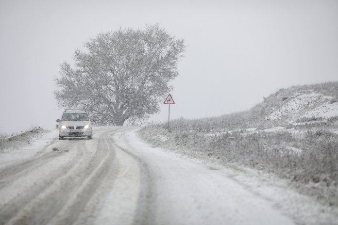 Restricții de trafic pe DN 1 din cauza ninsoarei în 19 județe