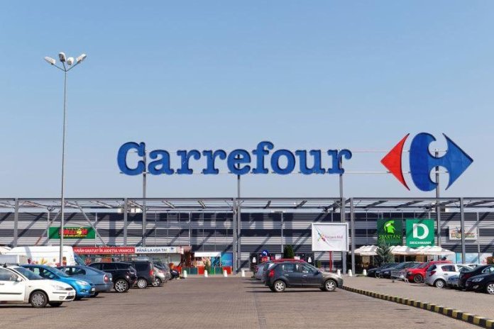 Frații Pavăl (Dedeman) sunt în discuții pentru cumpărarea rețelei de hipermarketuri Carrefour România de la francezi. Suma negociată