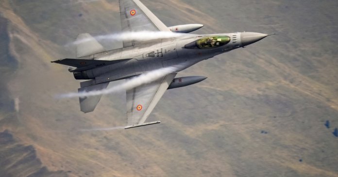 Miruță: Patru piloți de F-16 care au fost trimiși pentru antrenament în SUA au înregistrat 575.000 de dolari pentru închirierea vehiculelor. Ce acțiuni a întreprins ministrul?