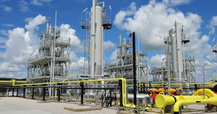 Strategii pe piața gazelor: Romgaz introduce oferte bazate pe modelul Hidroelectrica, având un potențial de influențare a prețurilor.