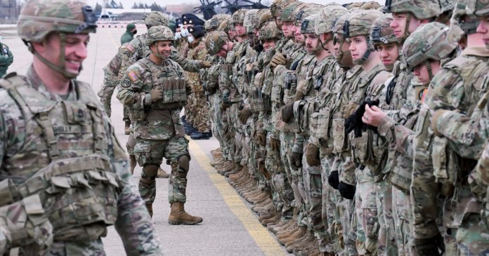 SUA plănuiește să disloce aeronave de combate și soldați în România, având în vedere conflictul cu Iranul. Tema...