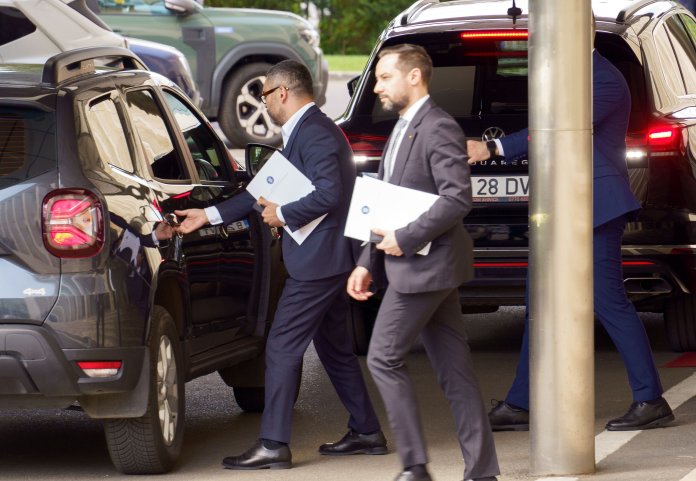 Nicușor Dan declară că miniștrii PSD și interimarii au semnat demisiile. „Am să continui să îmi îndeplinesc funcția de mediator”