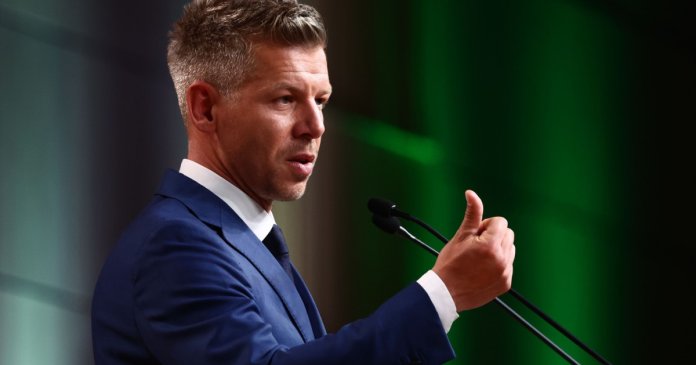 Péter Magyar lansează acuzații grave împotriva susținătorilor lui Viktor Orbán: transferuri financiare de amploare...