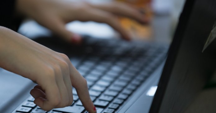 Reacția Ministerului Apărării în urma dezvăluirilor despre zeci de adrese de e-mail ale Forțelor Aeriene...