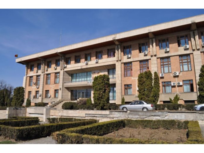 Statul român cheltuie milioane de euro pentru închirieri la imobile nefolosite. Situația Registrului Comerțului și a deputatului PSD.