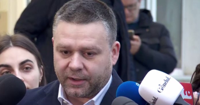 Ciprian Ciucu, solicitat cu privire la posibilitățile moțiunii de cenzură: Se negociază. Sunt necesare între cinci și zece voturi pentru...