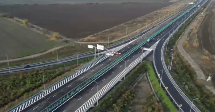 „Livrare pe Autostrada Moldovei A7: Secretarul de stat din MT informează că în fiecare zi se pun peste 10.000 de tone...”