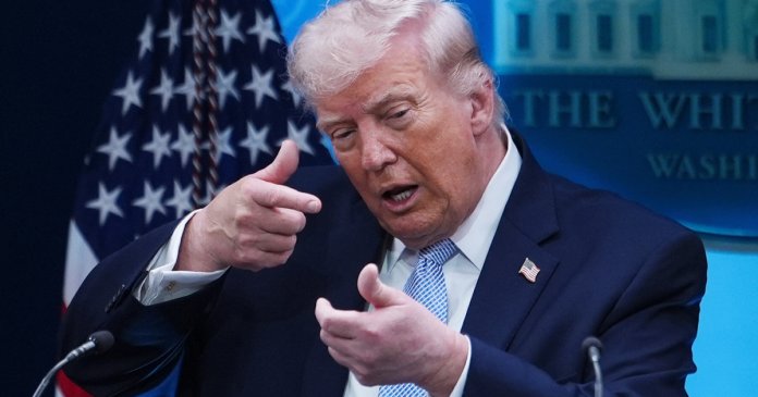Cel mai în vârstă președinte ales al SUA își sărbătorește cei 80 de ani, însă nu vârsta lui Trump stârnește îngrijorare în rândul...