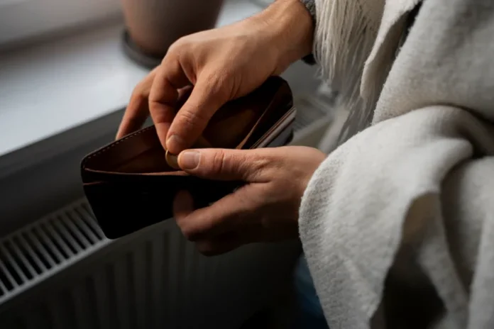 „Jocurile Foamei” în România: ce caută cu frenezie românii în magazine după creșterea dramatică a prețurilor „Jocurile Foamei” în România: ce caută cu frenezie românii în magazine după creșterea dramatică a prețurilor