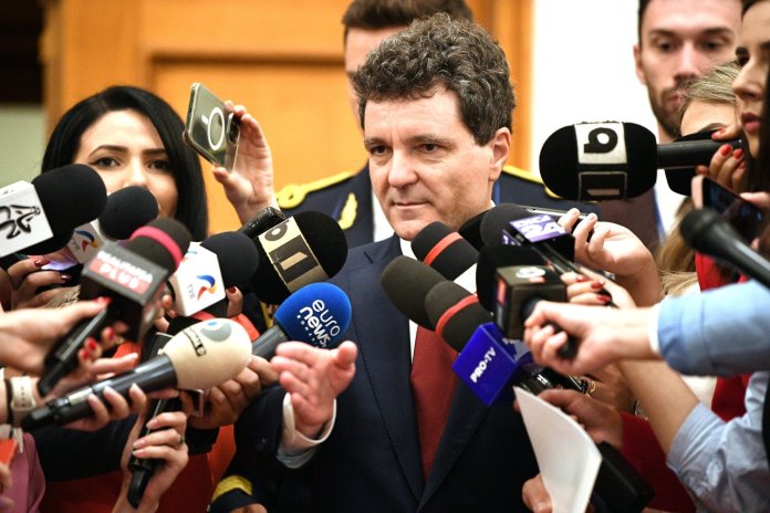 Nicușor Dan declară: „Înteri e o guvernare minoritară”. Când se anticipa ca partidele să îi prezinte soluții