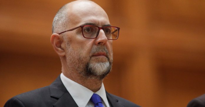 Propunerea lui Kelemen Hunor pentru un guvern cu o majoritate: O invitație adresată politicienilor de a „reduce temperatura”...