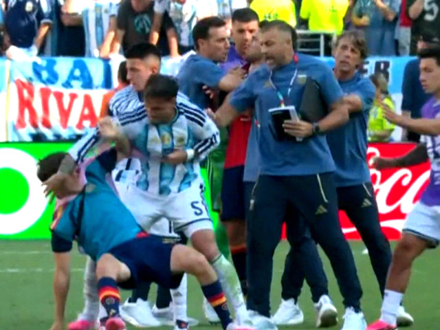 Confuzie după Spania - Argentina 1-0: Gavi și Paredes s-au luat la bătaie! Imagini uimitoare