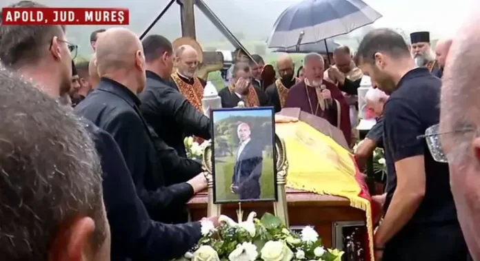 Gabi Mureșan, de trei ori campion al României, a fost înmormântat în vatra sa natală » Zeci de oameni au venit să-și exprime condoleanțele pentru fostul jucător de fotbal