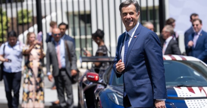 Șeful CIA a călătorit la Moscova pentru a evidenția starea critică a Rusiei, având îngrijorări că lui Putin i...